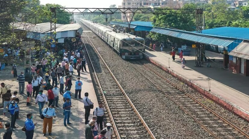 তারাপীঠগামী নিয়মিত ট্রেনের মধ্যে শিয়ালদহ-রামপুরহাট, হাওড়া-রামপুরহাট, কাঞ্চনজঙ্ঘা, গণদেবতা এক্সপ্রেস চালু থাকবে বলে জানানো হয়েছে। নির্ধারিত রুটেই ট্রেনগুলি চলবে বলে জানানো হয়েছে।