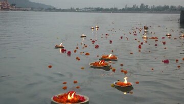 বাড়িতে গঙ্গাজল রাখুন এই নিয়ম মেনে, বিঘ্ন কেটে সংসারে আসবে অর্থবৃষ্টি ও সৌভাগ্য
