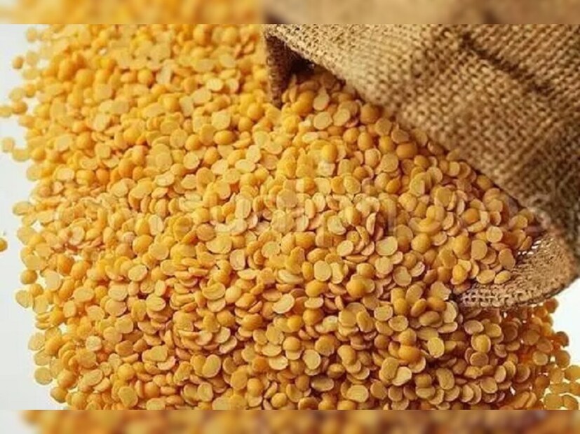 মটর ডালে দিন শুকনো লঙ্কা, কালো জিরের ফোড়ন৷ টক ডাল হলে পড়বে সর্ষে ও শুকনো লঙ্কা৷ মুলো দিয়ে রাঁধলে দিন শুকনো লঙ্কা ও কালো জিরে৷ লাউ, উচ্ছে বা করলা দিয়ে করলে দিন সর্ষে ফোড়ন৷
