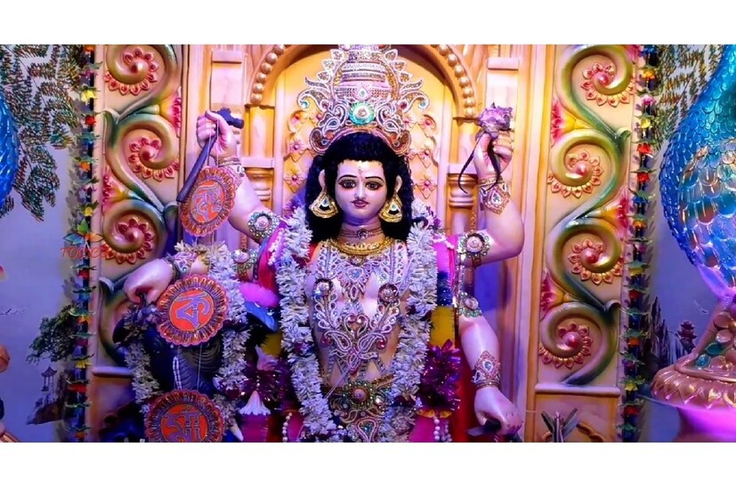 সচরাচর ১৭ সেপ্টেম্বর করে প্রতিবছর বিশ্বকর্মা পুজো হয়। ভাদ্রমাসের সংক্রান্তির দিন বিশ্বকর্মার পুজো করা হয়। তবে, এই বছর বিশ্বকর্মা পুজো হচ্ছে ১৮ সেপ্টেম্বর। বাংলায় ৩১ ভাদ্র, সোমবার।