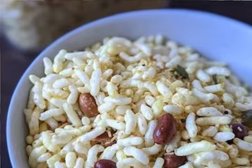 মুড়ির কৌটোর কাছাকাছি মশলার কৌটো, পেঁয়াজ, রসুন ইত্যাদি রাখবেন না। তাহলে ক্রস কন্টামিনেশনের সমস্যা এড়ানো যাবে।