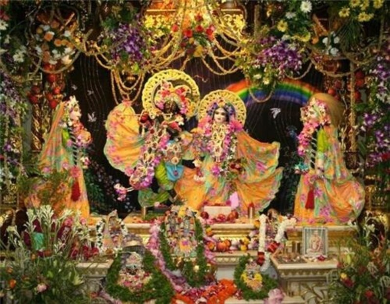 রাধাষ্টমীকে অত্যন্ত পবিত্র তিথি বলে মনে করা হয়। প্রচলিত বিশ্বাস, এই তিথি পালন করলে পাপস্খালনের পর পুণ্যসঞ্চয় হয়। 