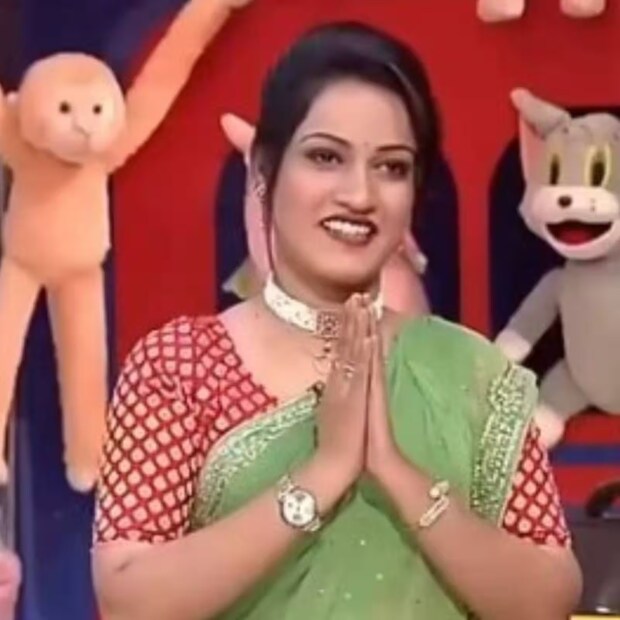 দিদির এই কথা শুনে অনেকেই আশঙ্কা করেছিলেন, এবার হয়ত হোটেল বন্ধ করতে চলেছেন তিনি। এরপরেই নন্দিনী দিদির ভাতের হোটেল বন্ধ হওয়ার আশংকার খবর ছড়িয়ে পরে। মিডিয়াও পৌঁছে যায় নন্দিনীর কাছে। তবে যারা নন্দিনী দিদির জন্য চিন্তা করছেন তাদের জন্যে এবার সুখবর দিলেন দিদি।