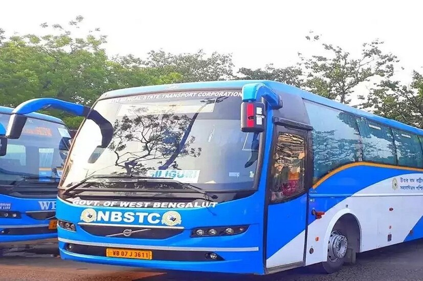 কলকাতা থেকে শিলিগুড়ি বেসরকারি এসি ভলভো বাসের ভাড়া এখনই ধরাছোঁয়ার বাইরে সাধারণ মানুষের। এই পরিস্থিতিতে উত্তরবঙ্গে বেড়াতে যাওয়ার জন‌্য পুজোর আগে থেকেই বাড়তি বাস চালাবে এনবিএসটিসি (NBSTC)।