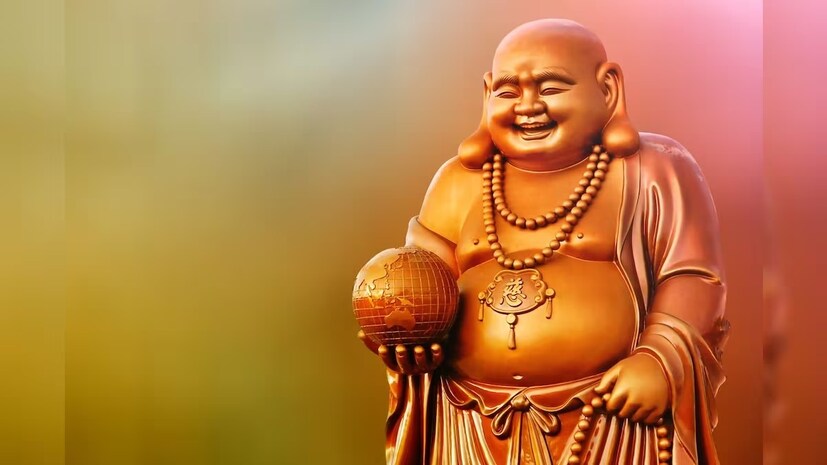 শিশুদের পড়ার ঘরে লাফিং বুদ্ধের মূর্তি রাখলে তাদের পড়াশোনার প্রতি আগ্রহ ও একাগ্রতা আসে। মনে রাখতে হবে, লাফিং বুদ্ধের মূর্তি মাটি থেকে যেন ৩০ ইঞ্চি উচ্চতায় রাখা থাকে। (Disclaimer- উপরোক্ত বিষয়গুলি মানতে নিউজ ১৮ বাংলা বাধ্য বা অনুরোধ করেনা নিজের বিচার বুদ্ধি সহযোগে সিদ্ধান্ত নিন ৷)