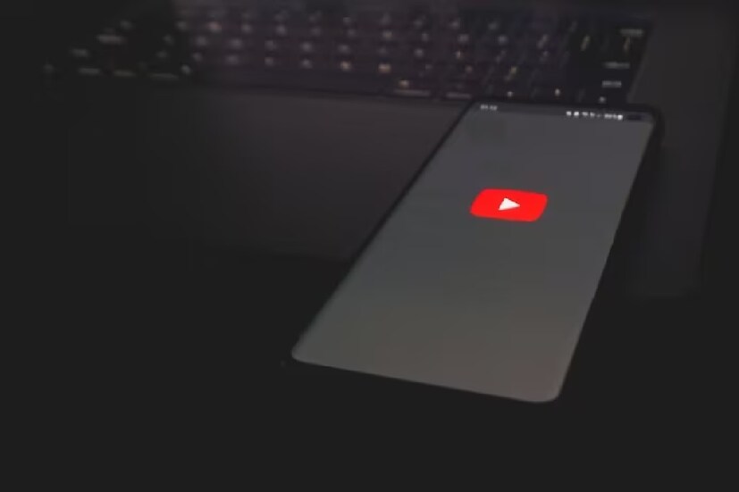 YouTube Music - এটি ভারত সহ সারা বিশ্বের সবচেয়ে প্রিয় মিউজিক অ্যাপ। এতে ইউজাররা নিজেদের পছন্দের গান শুনতে পারবেন এবং নতুন গানও আবিষ্কার করতে পারবেন। এতে ইউজাররা বিজ্ঞাপন মুক্ত অভিজ্ঞতা পাবেন। গানের বিশাল ডেটাবেস বাড়তি প্রাপ্তি।