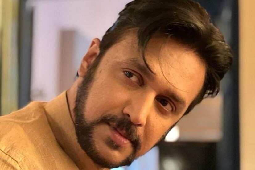 তবে শুধু মেগা নয়, বাংলা সিনেমা জগতেরও অত্যন্ত পরিচিত মুখ তিনি। কিছুদিন আগেই জিতের ছবি ‘চেঙ্গিজ’-এ দেখা গিয়ে ছিল তাঁকে। 