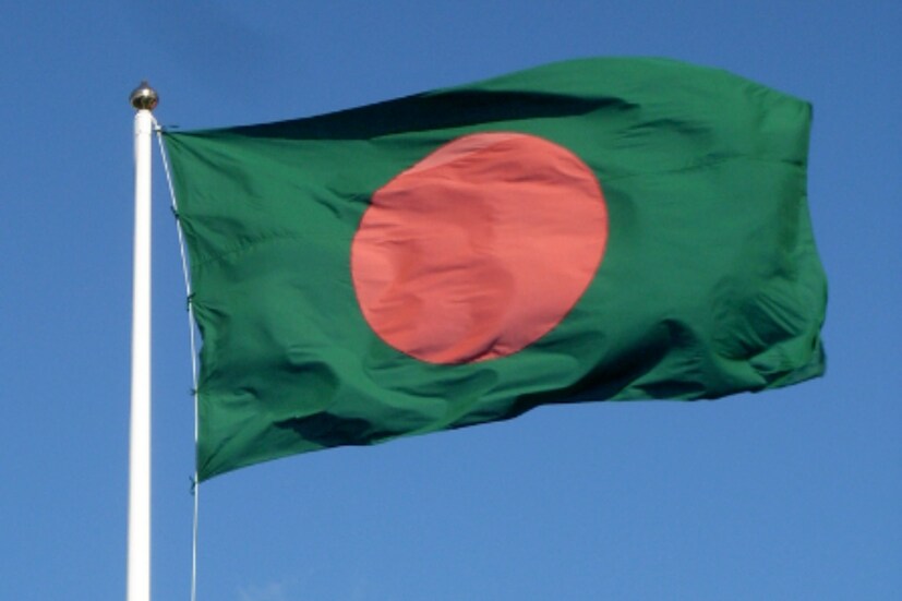 এছাড়া আমাদের প্রতিবেশি দেশ বাংলাদেশের পতাকাও উল্টো করলে সোজা দেখাবে। এই তালিকায় রয়েছে সুইৎজারল্যান্ড, ফিনল্যান্ডের পতাকাও। 