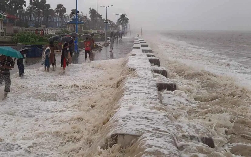 জেলা তথা রাজ্যের জনপ্রিয় পর্যটন নগরী দিঘায় এই উইকেন্ডে ভারী বৃষ্টির পূর্বাভাস দিল হাওয়া অফিস। শেষ ২৪ ঘন্টায় দিঘায় বৃষ্টির পরিমাণ প্রায় ৭ সেন্টিমিটার। বৃষ্টির কারণে কমেছে তামমাত্রা। শেষ ২৪ ঘন্টার আবহাওয়া ছিল, সর্বোচ্চ তাপমাত্রা ৩২.২ ডিগ্রি সেলসিয়া। যা স্বাভাবিকের থেকে ১ ডিগ্রি কম। এবং সর্বনিম্ন তাপমাত্রা ২৫.১ ডিগ্রি সেলসিয়াস, যা স্বাভাবিকের চেয়ে ১ ডিগ্রি কম। 