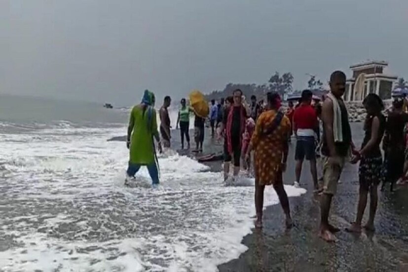 পূর্ব মেদিনীপুর জেলার শিল্পশহর হলদিয়ার এদিনের তাপমাত্রা থাকবে সর্বোচ্চ ৩২.৪ ডিগ্রি সেলসিয়া এবং সর্বনিম্ন ২৪.৮ ডিগ্রি সেলসিয়াস। যা স্বাভাবিক তাপমাত্রার চেয়ে প্রায় ২ ডিগ্রি কম বাতাসে আর্দ্রতার পরিমাণ ৯২ শতাংশ। এদিন সারাদিন আকাশ মেঘলা ও বৃষ্টি পূর্বাভাস দিল হাওয়া অফিস।