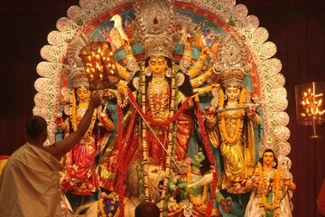 বিরাট সুখবর! পুজোয় টানা দেড় সপ্তাহ ছুটি,  দুর্গাপুজোয় বড় 'গিফট' সরকারি কর্মীদে