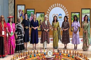 উপহার পেলেন ফার্স্ট লেডিরা