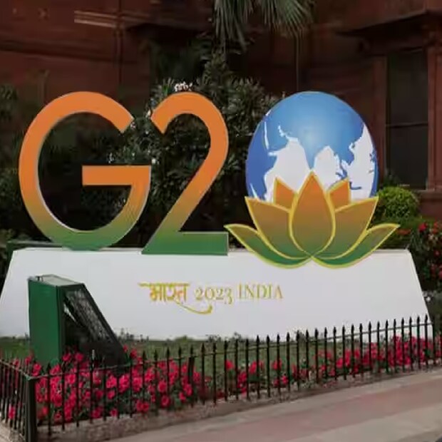 জি২০ শীর্ষ সম্মেলন বার্ষিক ভাবে হয়ে থাকে। সরকার অথবা রাষ্ট্রের প্রধান, অর্থ মন্ত্রী, বিদেশ মন্ত্রী এবং অন্যান্য উচ্চপদস্থ আধিকারিকরা যোগ দেন এই সম্মেলনে। চলতি বছর এই সম্মেলনের আয়োজন করেছে ভারত।