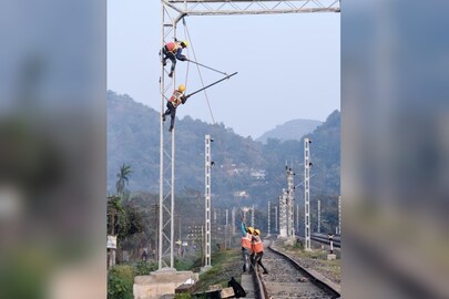 লক্ষ্য গ্রীন রেলওয়ে, জোর কদমে এগোচ্ছে কাজ