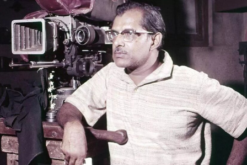 সেটে ঢুকতেই নাকি বাঙালি পরিচালক চিৎকার করে উঠতেন, ‘‘তুমি আবার লিপস্টিক পরেছ! মুছে ফেলো এখনই।’’ অমিতাভ তাঁকে বোঝাতেন যে, না, তিনি লিপস্টিক পরেননি, তাঁর ঠোঁটের স্বাভাবিক রংই এমন লাল।