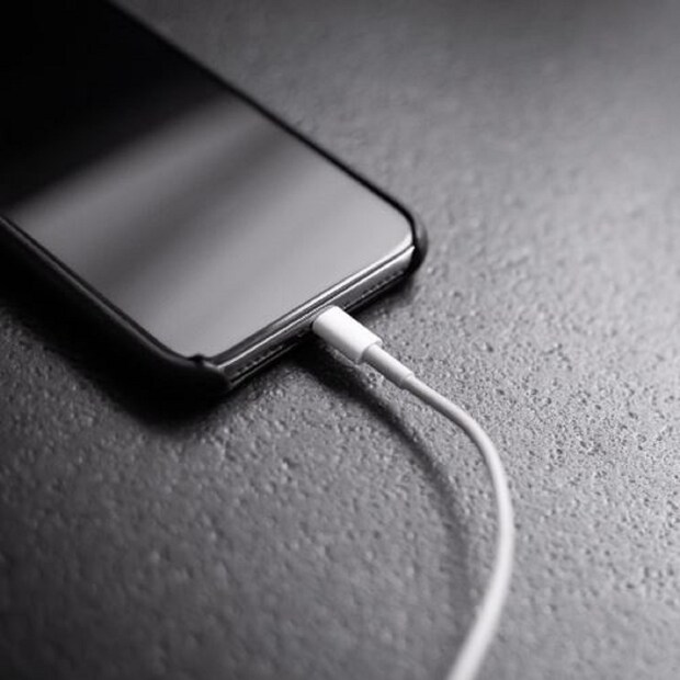 পাওয়ার ডেলিভারি (পিডি) সাপোর্টের জন্য USB C-S সিমলেস চার্জিং প্রযুক্তি সম্ভব হয়েছে। এর ফলে iPhone 15 সিরিজের মডেল ব্যবহার করে অ্যান্ড্রয়েড ফোন চার্জ করার সময় কোনও অসুবিধাই হবে না।