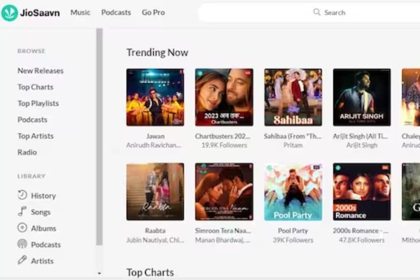 JioSaavn - দেশের টপ রেটেড মিউজিক অ্যাপ। এতে বলিউড এবং ইংরেজি ছাড়াও তেলুগু, তামিল, পঞ্জাবি, মরাঠি, বাংলা, কন্নড়, গুজরাতি, মলয়ালম এবং ভোজপুরির মতো অনেক ভাষার গান শুনতে পাবেন ইউজাররা। এছাড়াও ইউজাররা এখান থেকে অনলাইনে রেডিও শুনতে পারবেন।