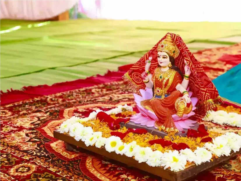 কাজে সাফল্যের জন্য ওঁ হরি ত্রিন হাম ফাতর - জ্যোতিষশাস্ত্র অনুসারে, আপনি যদি প্রতিটি কাজে সাফল্য পেতে চান, তবে আপনার এই মন্ত্রটি খুব ভক্তি সহকারে জপ করা উচিত।