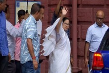 হঠাৎ এসএসকেএম-এ হাজির মমতা, নিয়ে যাওয়া হল উডবার্ন ওয়ার্ডে