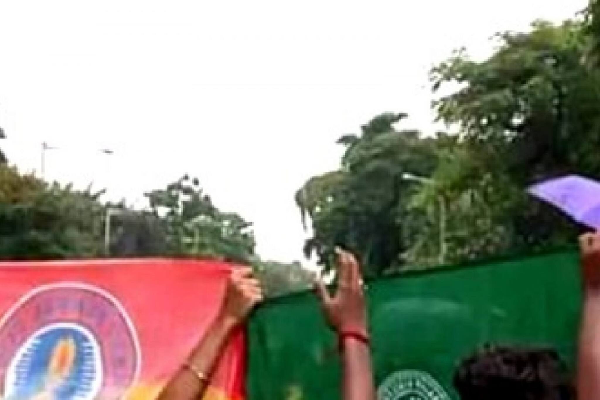 ডার্বির টিকিটের হাহাকার, দেদার নাকি ব্ল্যাক হয়েছে! ইডেনের সামনে বিরাট ঝামেলা