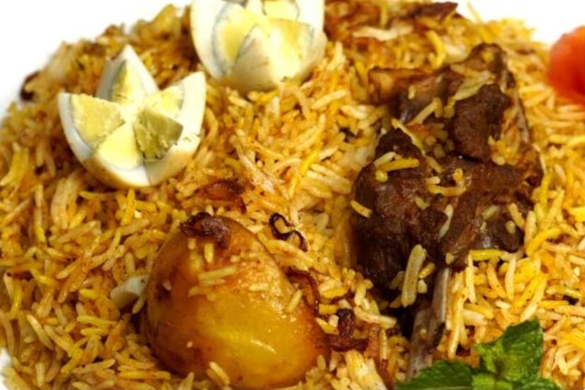 আরসালান- কলকাতা শহরের নানা জায়গায় রয়েছে এই আরসালানের আউটলেট। দু’জনের জন্য ৮৫০ টাকার মধ্যে বিরিয়ানি পেয়ে যাবে।