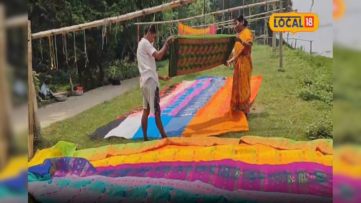 পাওয়ারলুমে তৈরি শাড়ির দাপটে কর্মহীন হস্তচালিত তাঁত শিল্পীরা