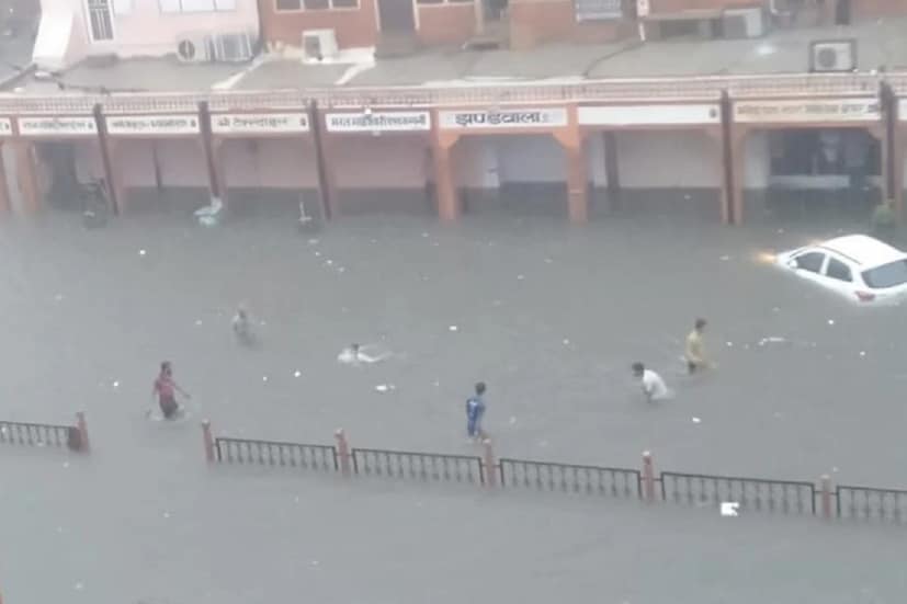 তবে সামনের সপ্তাহে ফের একবার বৃষ্টিপাতের পরিমাণ বৃদ্ধির সম্ভাবনা উজ্জ্বল৷ দক্ষিণবঙ্গে নিম্নচাপ অক্ষরেখার ও মৌসুমী অক্ষরেখার পরোক্ষ প্রভাব জারি থাকছে৷