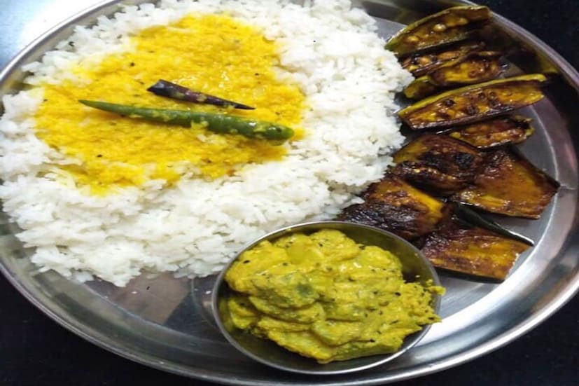 বাঙালি তথা ভারতীয়দের কাছে খাবার বলতেই চোখের সামনে ভেসে ওঠে ভাত, ডাল। সাদামাটা এই পদের মধ্যেই যেন লুকিয়ে আছে ভারতীয় আবেগ আর দিনশেষের আরাম।