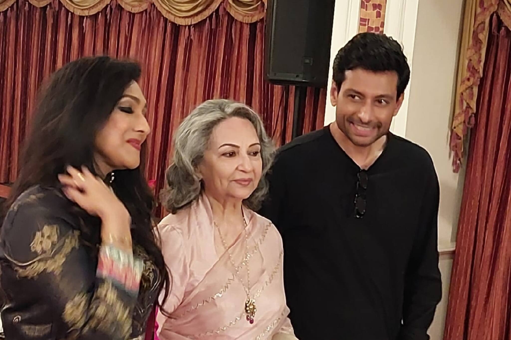 শিকড়ের টানে ফের বাংলা ছবিতে শর্মিলা, সারথি ঋতুপর্ণা-ইন্দ্রনীল, কলকাতায় ত্রয়ী