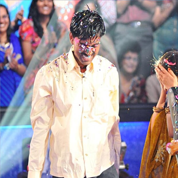 কথায় আছে, টাকা পেলেই হয় না, রাখতে জানতে হয়। বিহারের সুশীল কুমার যেন এই কথার সাপেক্ষে আদর্শ উদাহরণ। টাকা জেতার পর তাঁর জীবনটাই বদলে যায়।
