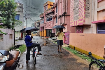 ২৪ ঘণ্টায় কেমন থাকবে জেলায় আবহাওয়া, সর্বশেষ পূর্বাভাস দিল আবহাওয়া দফতর