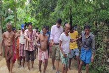 বন্যায় মানুষের ভয়াবহ অবস্থা দেখে একী করলেন বিডিও? ভিডিও চমকে দেবে!
