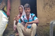 রাণু মণ্ডলের পর শানুর গান গেয়ে ভাইরাল দাঁতনের হতদরিদ্র গয়াপ্রসাদ! কাঁদছেন মা!