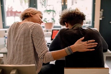 এবার সন্তানের জন্য ভাড়া করা যাবে 'মা'! খাওয়া-দাওয়া থেকে ভালবাসা, সব পাওয়া যাবে!