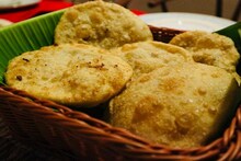 পুজোর সন্ধ্যায় ঘরোয়া আড্ডার প্ল্যান? বানিয়ে ফেলুন সাবেক মাছের কচুরি, রইল রেসিপি