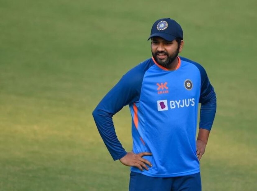 এবারের বিশ্বকাপে এখনও পর্যন্ত তিনটি ম্যাচের মধ্যে রোহিত শর্মা একটি সেঞ্চুরি ও একটি হাফ সেঞ্চুরি করে ফেলেছেন। দুরন্ত ফর্মে রয়েছেন তিনি।