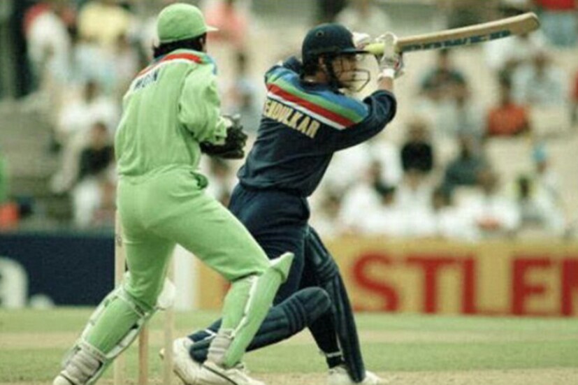 ICC World Cup 2023 India vs Pakistan: ১৯৯২ বিশ্বকা-: ১৯৯২ সালের ৪ মার্চ ওডিআই বিশ্বকাপে প্রথমবার মুখোমুখি হয় ভারত-পাকিস্তান। ম্যাচে প্রথমে ব্যাট করে সচিন তেন্ডুলকরের ৫৪ রানের ইনিংসের সৌজন্যে ২১৬ রান করেছিল ভারত। সেই রান তাড়া করতে নেমে মাত্র ১৭৩ রানে অলআউট হয়ে যায় পাকিস্তান। ৪৩ রানে ম্যাচ জেতে টিম ইন্ডিয়া।