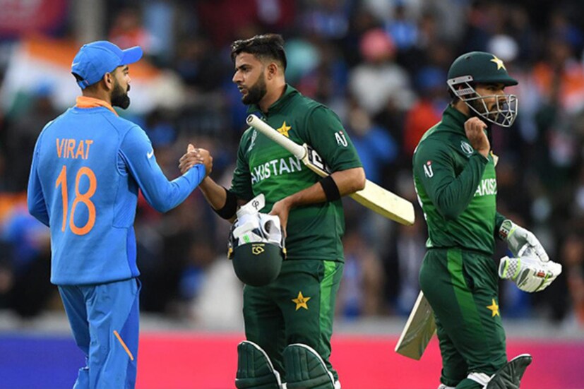 ICC World Cup 2023 India vs Pakistan: ২০১৯ বিশ্বকাপ- ২০১৯ বিশ্বকাপে ম্যাঞ্চেস্টারে প্রথমে ব্যাট করে ৩৩৬ রান করে ভারত। রোহিত শর্মার ব্যাট থেকে এসেছিল ১৪০ রানের ইনিংস। বিরাট কোহলির ব্যাটে এসেছিল ৭৭ রান এবং কেএল রাহুল করেছিলেন ৫৭ রান। রান তাড়া করতে নেমে ২১২ রানে অলআউট হয়ে গিয়েছিল পাকিস্তান।
