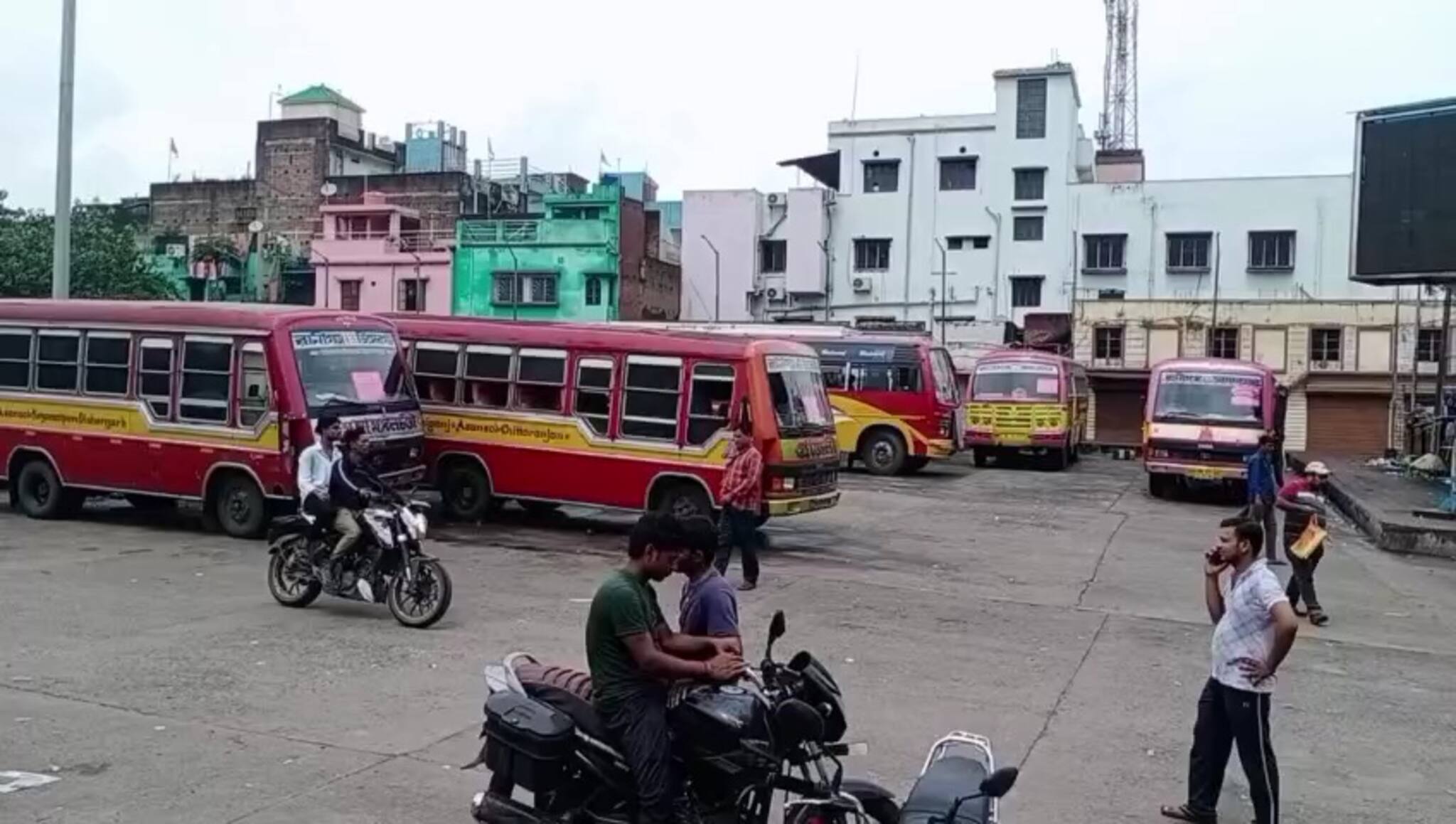 পুজোয় বাম্পার সুযোগ! এবার রাস্তায় বিনামূল্যে মিলবে বাস পরিষেবা... কোথায়?