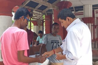 রেশন সামগ্রীর বদলে টাকা দেওয়ার অভিযোগ 