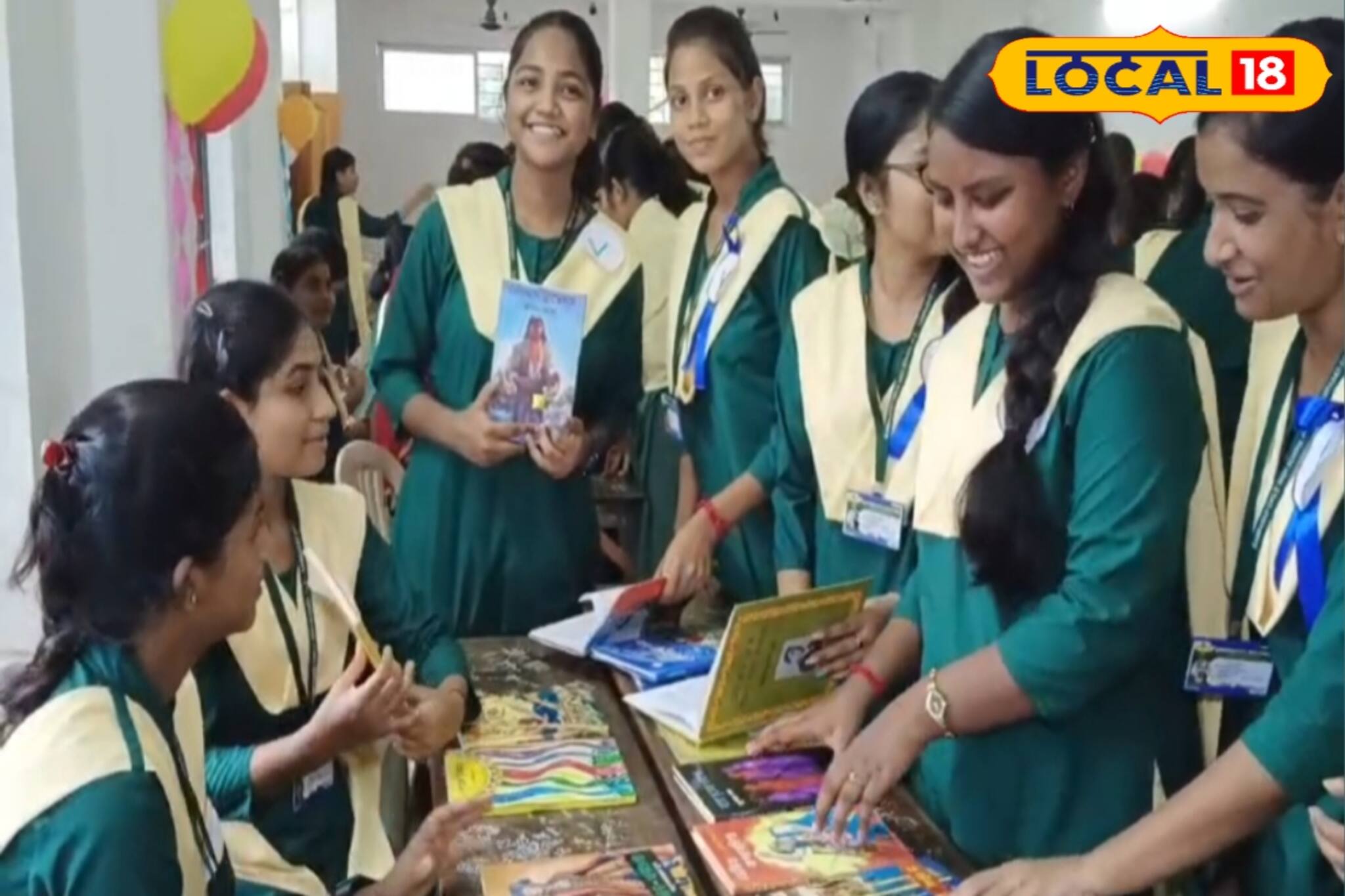 আর মোবাইল দেখবে না, ওরা পুজোর ছুটি কাটাবে বই পড়ে