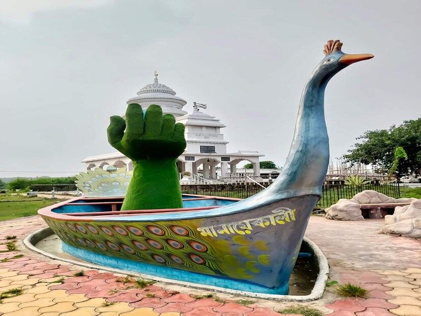 শুধু পর্যটকেরাই নয়। মেরিন ড্রাইভ দিয়ে দিঘা থেকে কাঁথি বা কাঁথি থেকে দিঘা যাতায়াতের সময় দুর্ভোগে পড়তে হয়েছে স্থানীয়দেরও। ফলে মেরিন ড্রাইভের রাস্তা সংস্কার বা মেরামতের জন্য দাবি উঠেছিল। 