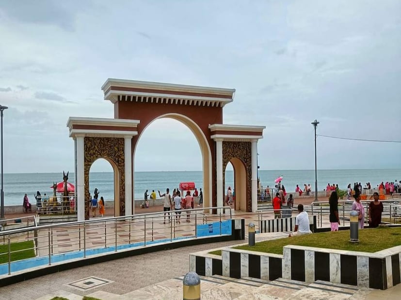 সম্প্রতি মন্দারমনির হোটেল মালিক সংগঠনও মেরিন ড্রাইভের রাস্তা সংস্কারের দাবি জানিয়েছিল। এ নিয়ে দিঘা শংকরপুর উন্নয়ন পর্ষদের পাশাপাশি জেলা শাসকের কাছে ডেপুটেশন দেয়।