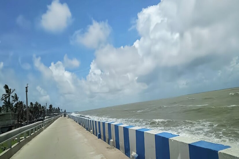 মেরিন ড্রাইভ রাস্তার সংস্কারের কাজ শুরু হয়েছে। দাদনপাত্রবাড় থেকে মন্দারমনি জলধা ব্রিজ পর্যন্ত প্রায় ছয় কিলোমিটার রাস্তা মেরমতের জন্য প্রায় ৩০ লক্ষ বরাদ্দ করেছে দিঘা- শঙ্করপুর উন্নয়ন পর্ষদ।