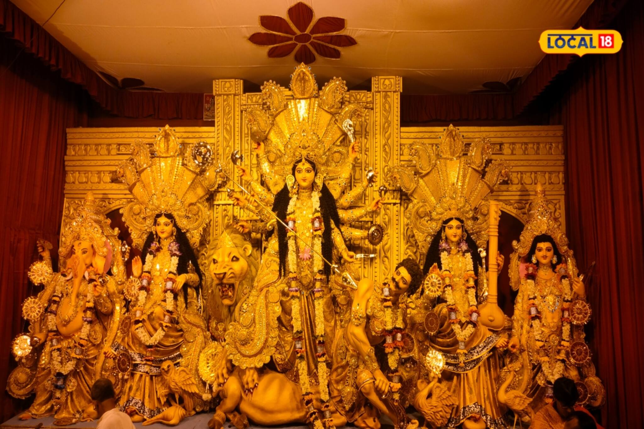 ডোকরা শিল্প ফুটে উঠেছে শ্রীরামপুরের মন্ডপে, অসাধারণ হস্তশৈলী দেখতে ভিড়