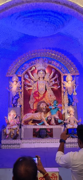 মহাষষ্ঠী থেকে দশমী পর্যন্ত পাঁচদিন মা দুর্গার আরাধনা করা হয়৷ মহালয়ার পরে দেবীপক্ষের সূচনা হয়৷ আর মা দুর্গার আরাধনা শুরু হয় মহাষষ্ঠীতে দেবীর বোধন ও কল্পারম্ভ দিয়ে৷ Photo -Kaushik Sen 