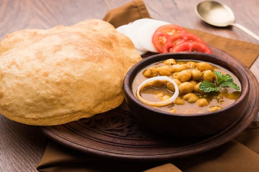 নিরামিষ খাবার খুব সহজপাচ্য এবং এই সব খাদ্য রান্না করাও বিশেষ সুবিধাজনক। এমনকী অর্থনৈতিক ভাবেও আপনাকে সাশ্রয় করায়। কারণ, মাছ-মাংস থেকে সবজির দাম সব সময়ই কম। 
