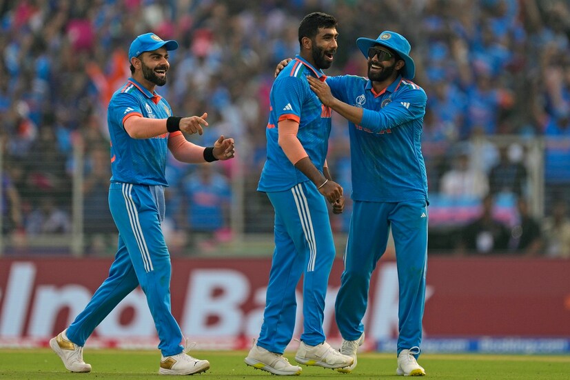 ওডিআই বিশ্বকাপে ঘরের মাঠে শুরুটা দুরন্ত করেছে ভারতীয় দল। পরপর তিনটি ম্যাচ জিতেছেন রোহিত শর্মা ও বিরাট কোহলিরা। শেষ ম্যাচে পাকিস্তানকে হারিয়ে বিশ্বকাপে ৮-০ করেছে টিম ইন্ডিয়া। 