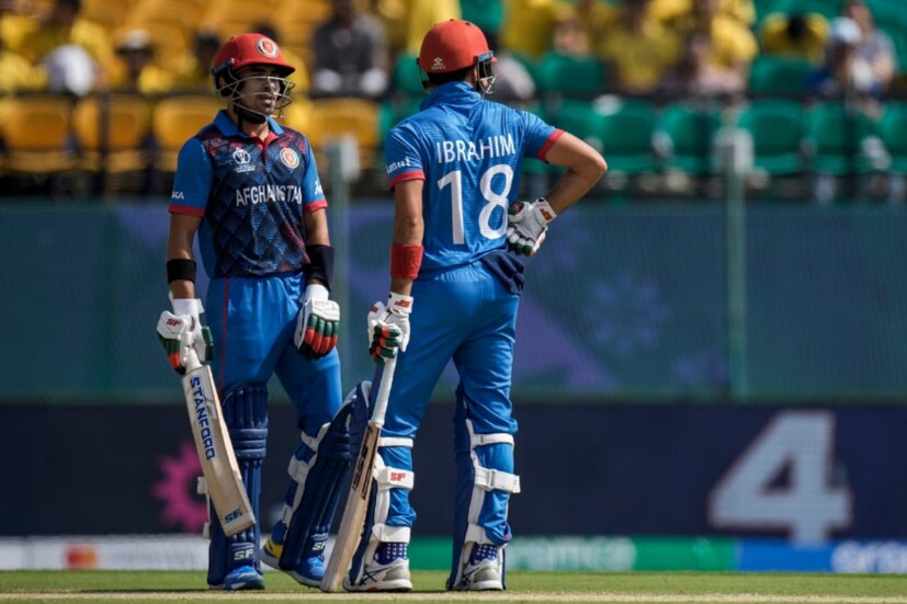 অপরদিকে, আফগানিস্তান বিশ্বকাপের প্রথম ম্যাচে বাংলাদেশের বিরুদ্ধে হারের মুখ দেখেছে। রাশিদ খানদের মেন্টর প্রাক্তন ভারতীয় তারকা অজয় জাদেজা ভাল করেই জানেন দিল্লির মাঠে ভারতকে টেক্কা দেওয়াটা খুব একটা সহজ হবে নয়। তবুও সীমিত শক্তি নিয়ে টিম ইন্ডিয়াকে চ্যালেঞ্জ ছঁড়ে দিতে প্রস্তুত আফগানরা।