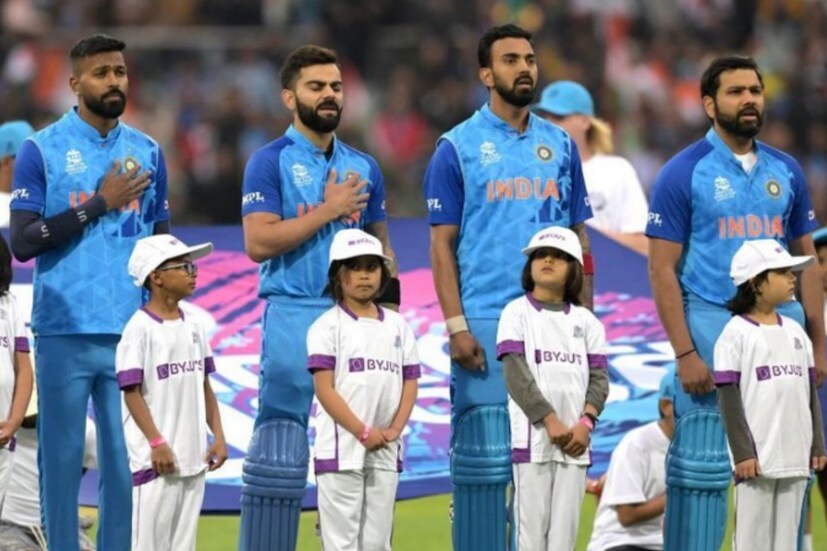 এছাড়া শিশুদের মন স্বচ্ছ হয়, কোনও হিংসা থাকে না, সহজে বন্ধুত্ব করে নিতে পারে। তাই শান্তির বার্তা দিতে, প্লেয়াররাও যেন স্বচ্ছভাবে ক্রিকেট খেলে, প্রতিপক্ষকে বন্ধু মনে করে সেই কারণেও শিশুরা থাকেন বলে মনে করেন অনেকে।